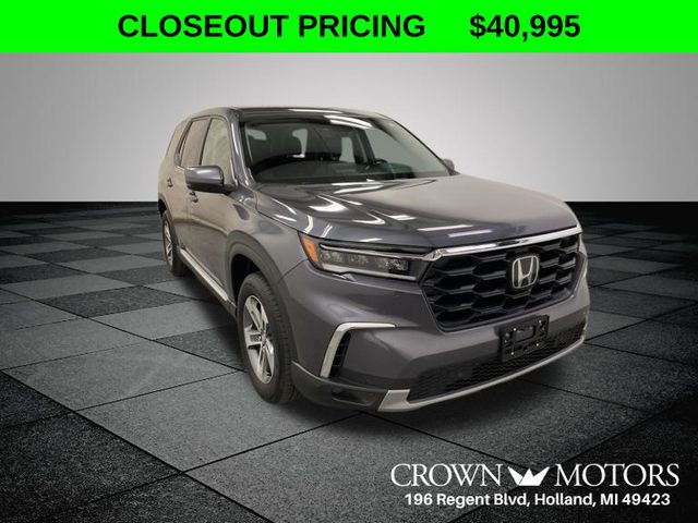 Gray (Modern Steel Metallic) 2025 Honda Pilot SUV / Crossover All-Wheel Drive Automatic