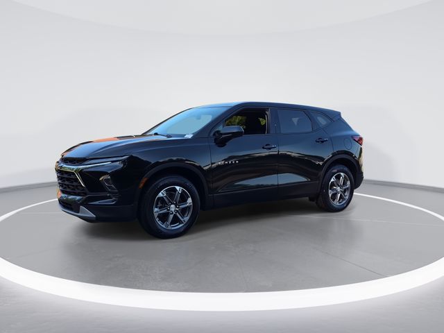 Used 2025 Black Chevrolet LT image 4