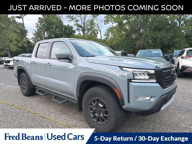Boulder Gray Pearl 2023 Nissan Frontier Pickup Truck Four-Wheel Drive 9-Speed Automatic