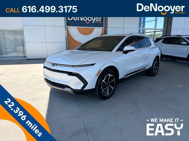 White (Iridescent Pearl Tricoat) 2024 Chevrolet Equinox EV SUV / Crossover All-Wheel Drive 1-Speed Automatic