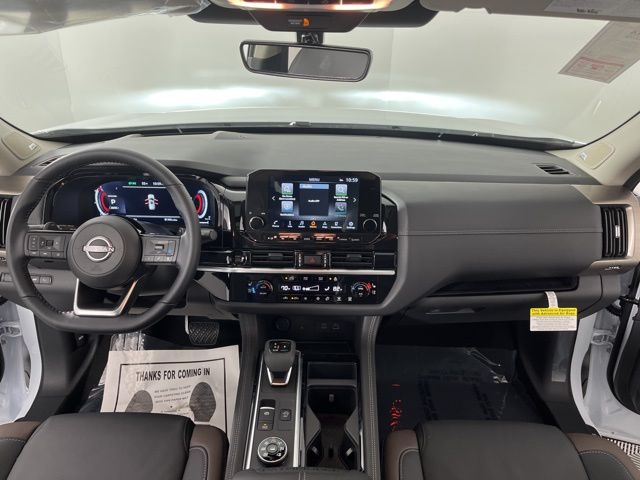 2025 Everest White Pearl Tricoat Nissan Pathfinder Platinum 4X4 SUV