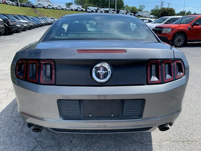 2014 Ford Mustang V6 4