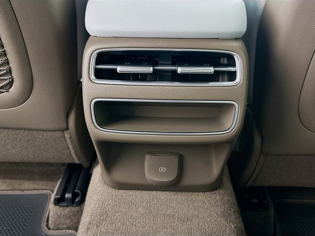 Thumbnail: 2026 Genesis GV70 - 18