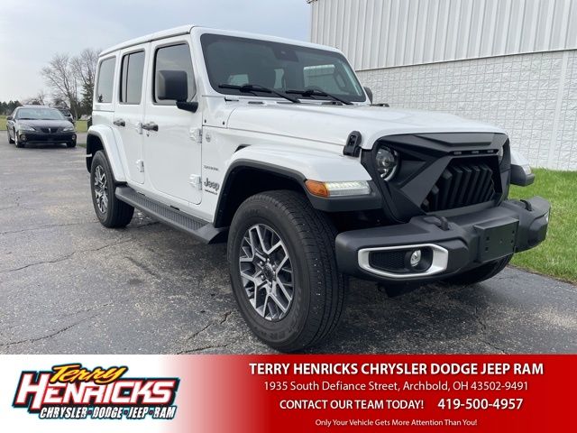 Bright White Clearcoat 2024 Jeep Wrangler Sahara 4-Door 4WD SUV / Crossover Four-Wheel Drive 8-Speed Automatic