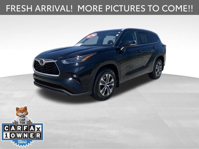 Midnight Black Metallic 2025 Toyota Highlander SUV / Crossover All-Wheel Drive 8-Speed Automatic