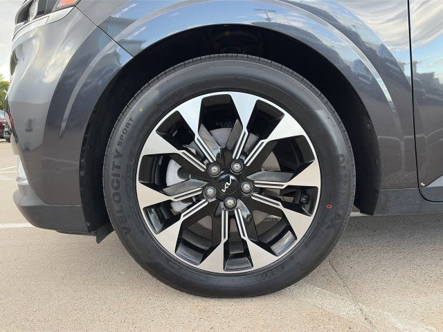 Used 2023 Kia Carnival Van