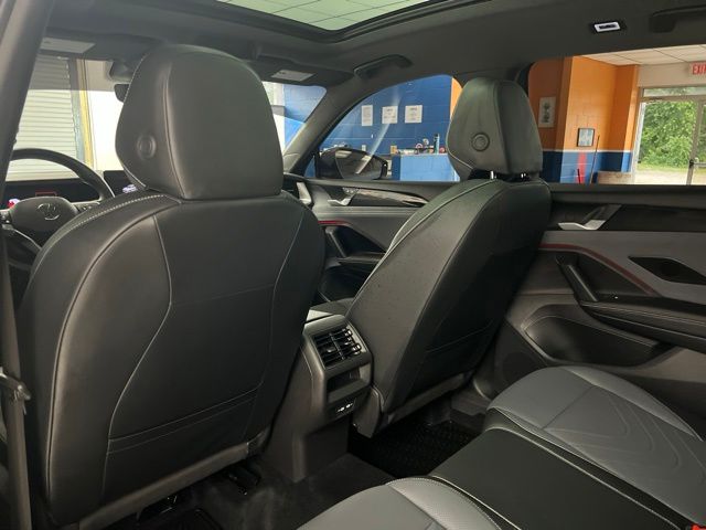 Used 2025 Volkswagen Tiguan SUV