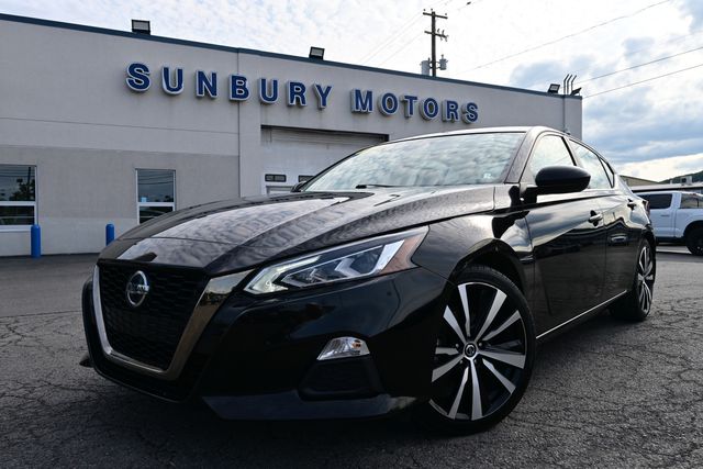Super Black Clearcoat 2022 Nissan Altima Sedan Front-Wheel Drive Continuously Variable Transmission