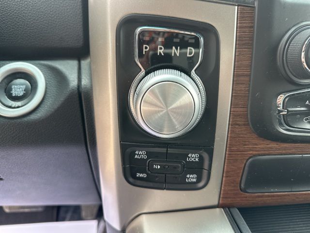 2017 Ram 1500 Laramie - Brilliant Black Crystal Pearlcoat exterior view 16