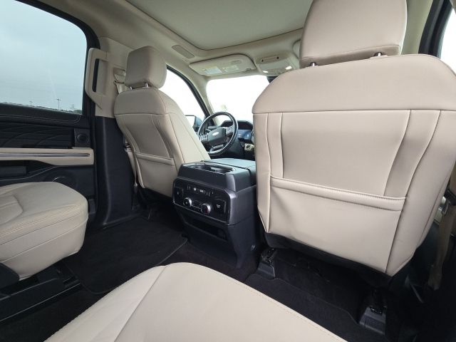 2023 Ford Expedition Platinum:168660A