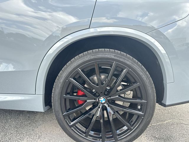 Used 2025 Gray BMW sDrive40i image 10