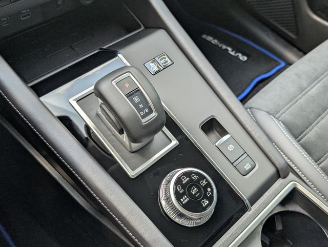 New 2025 Blue Mitsubishi SE image 23