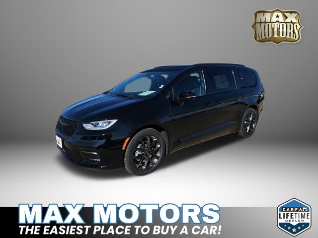 2024 Chrysler Pacifica Touring L 3