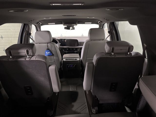 2025 Chevrolet Suburban LT photo