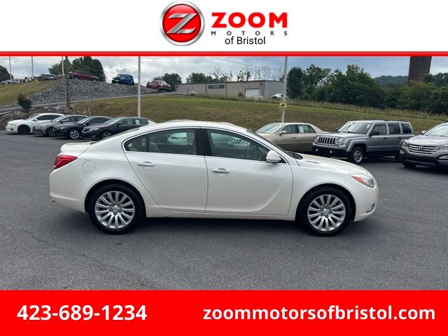 White Diamond Clearcoat 2013 Buick Regal Sedan 6-Speed Automatic Overdrive