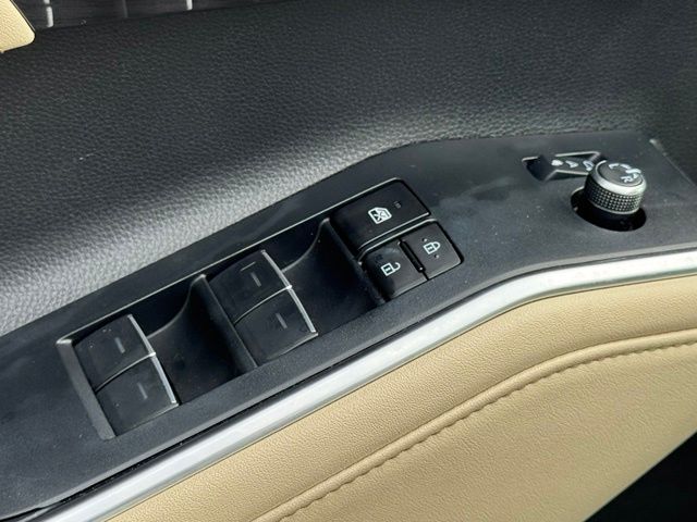 Used 2024 Toyota Highlander SUV