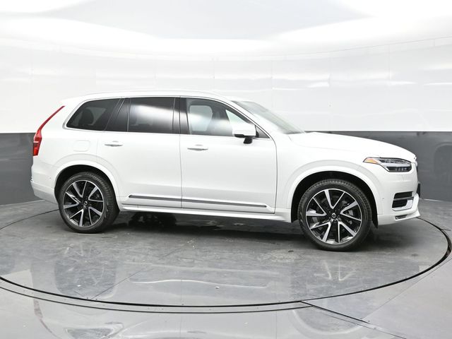 2024 Volvo XC90 B5 Plus photo