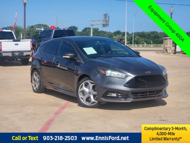 Gray (Magnetic) 2017 Ford Focus Hatchback Front-Wheel Drive 6-Speed Manual