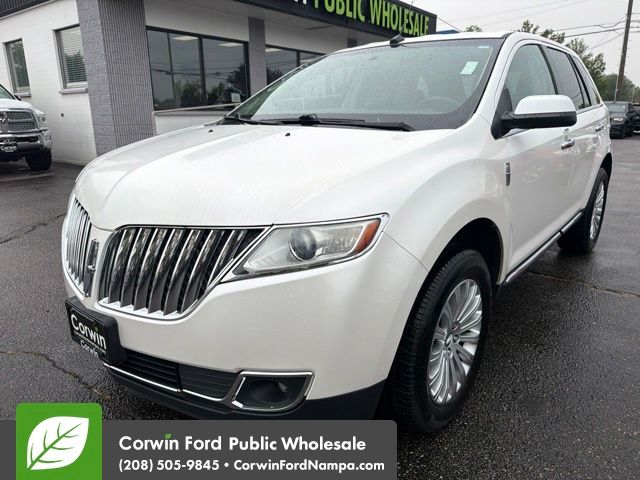 White Platinum Clearcoat Metallic 2013 Lincoln MKX SUV / Crossover All-Wheel Drive 6-Speed Automatic