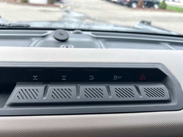 Used 2022 Black Ford Wildtrak image 19