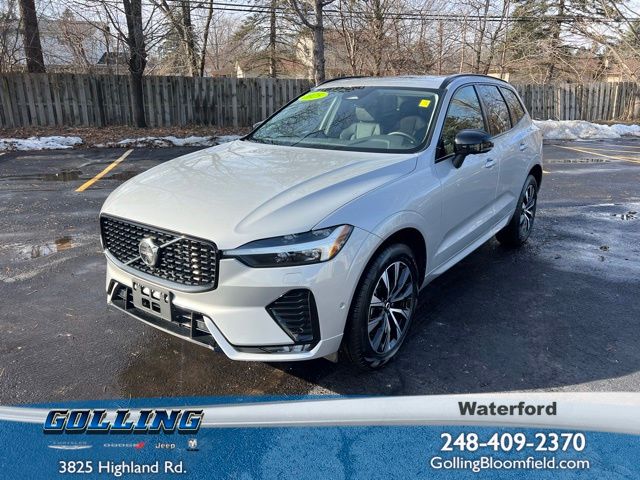 2025 Volvo XC60 B5 Plus Dark Theme AWD