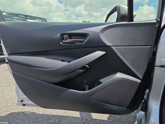 Used 2022 Silver Toyota LE image 27