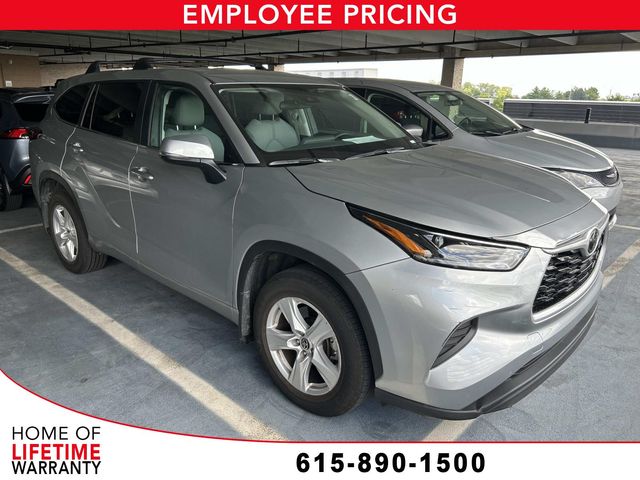 Celestial Silver Metallic 2023 Toyota Highlander SUV / Crossover Front-Wheel Drive 8-Speed Automatic