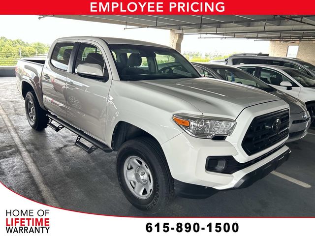 Super White 2018 Toyota Tacoma Pickup Truck Four-Wheel Drive 6-Speed Automatic