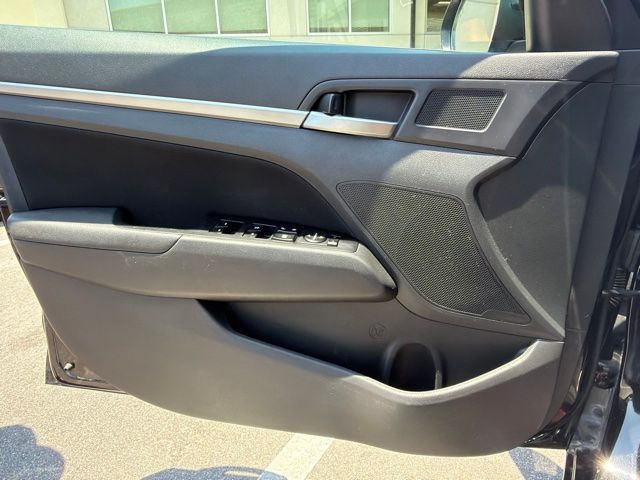 Used 2020 Black Hyundai SEL image 8