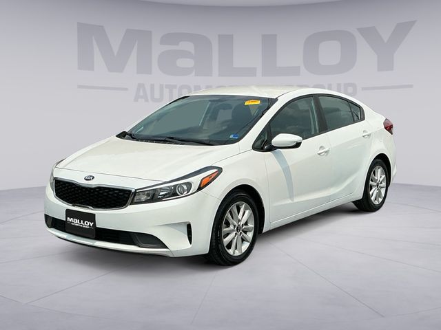 Snow White Pearl 2017 Kia Forte Sedan Front-Wheel Drive 6-Speed Automatic