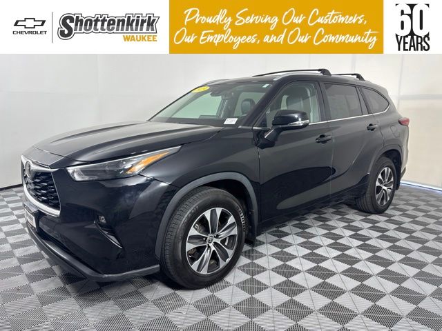 Midnight Black Metallic 2023 Toyota Highlander SUV / Crossover All-Wheel Drive 8-Speed Automatic