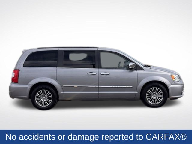 2014 Chrysler Town & Country Touring-L