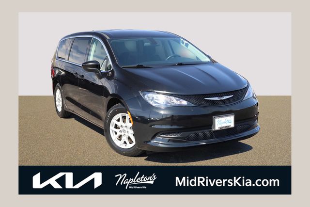 Brilliant Black Crystal Pearlcoat 2022 Chrysler Voyager LX FWD Minivan Front-Wheel Drive 9-Speed Automatic