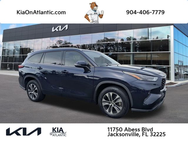 2022 Toyota Highlander XLE FWD