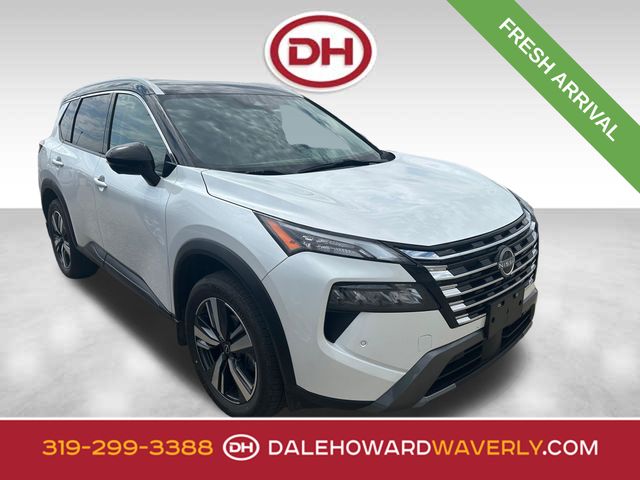 Everest White Pearl/Super Black 2024 Nissan Rogue SL AWD SUV / Crossover All-Wheel Drive Continuously Variable Transmission