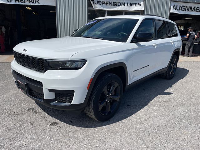 2023 Jeep Grand Cherokee L Altitude - Bright White Clearcoat exterior view 3