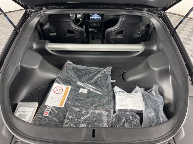 2025 Pearl White Tricoat/Super Black Nissan Z NISMO RWD Coupe