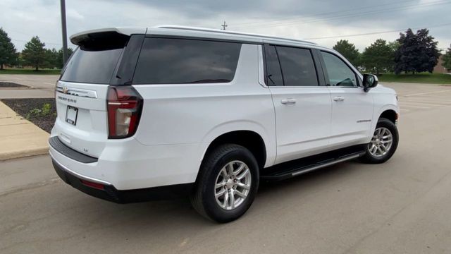 2023 Chevrolet Suburban LT 8