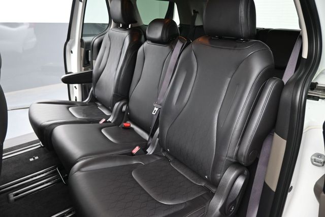 Used 2026 Kia Carnival Van