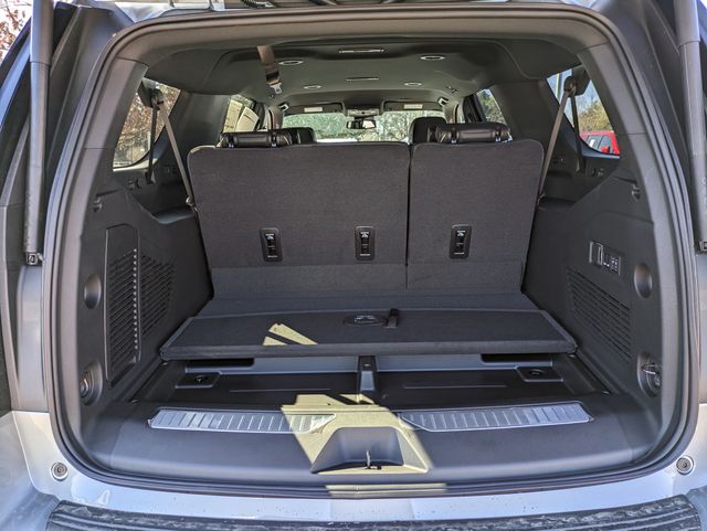 2025 Chevrolet Suburban Premier photo