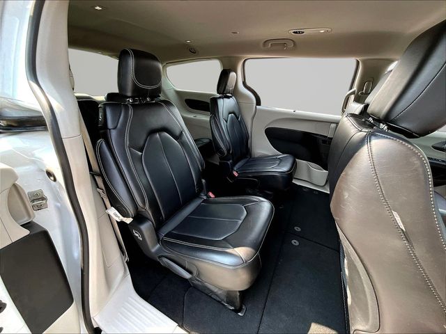 Used 2024 Chrysler Pacifica Van