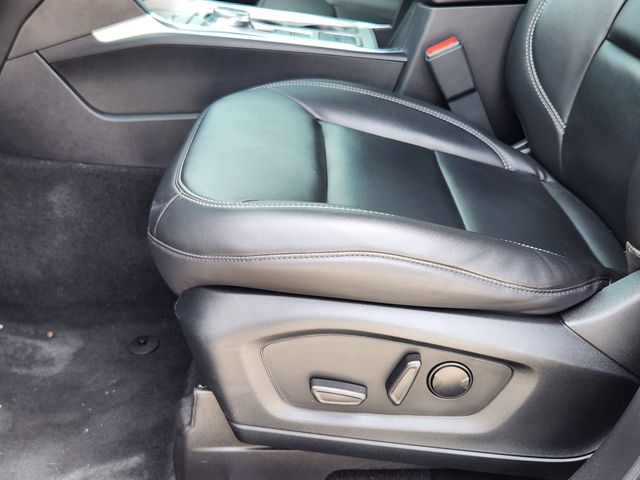 2022 Agate Black Metallic Ford Explorer XLT RWD SUV