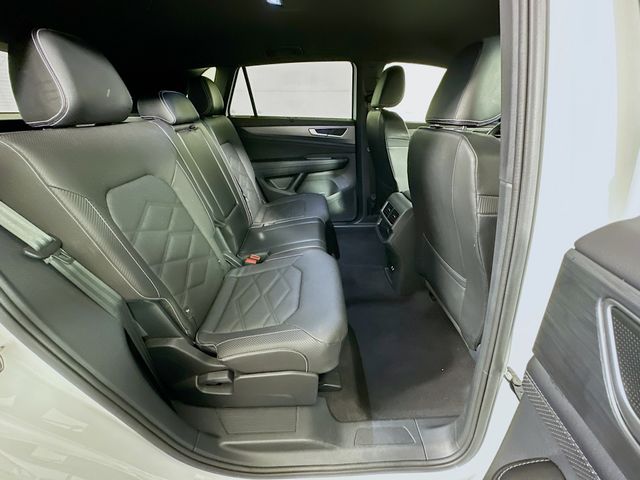 2024 Volkswagen Atlas Cross Sport 2.0T SE w/Technology photo