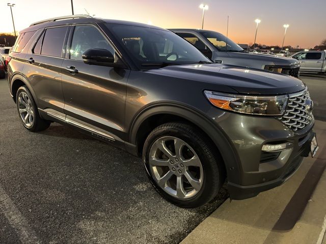 2020 Ford Explorer Platinum 2