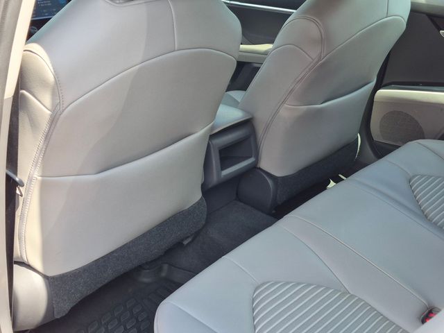 2020 Toyota Camry - Image 27