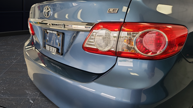 Used 2013 Tropical Sea Metallic Toyota LE image 33