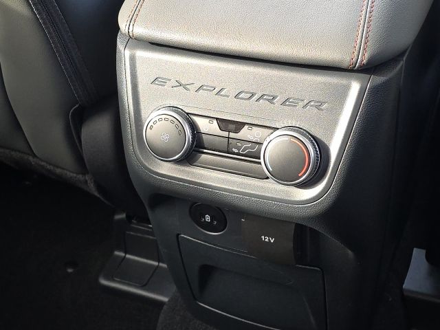 2025 Ford Explorer Active:B02481