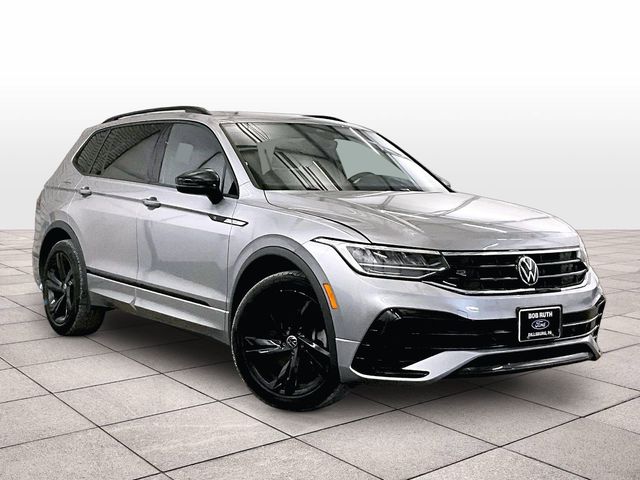 2023 Volkswagen Tiguan 2.0T SE R-Line Black Silver at Spitzer Acura