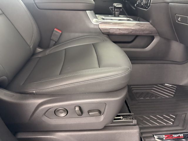 2026 Chevrolet Silverado 1500 LTZ - Photo 13
