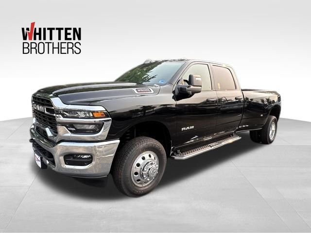 Diamond Black 2026 RAM 3500 Pickup Truck Four-Wheel Drive 8-Speed Automatic